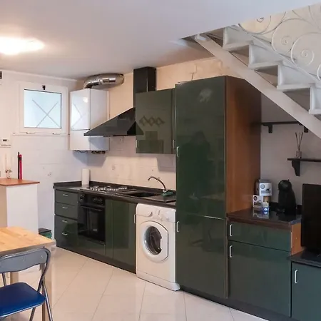 Near The Beach In Appartement Savona